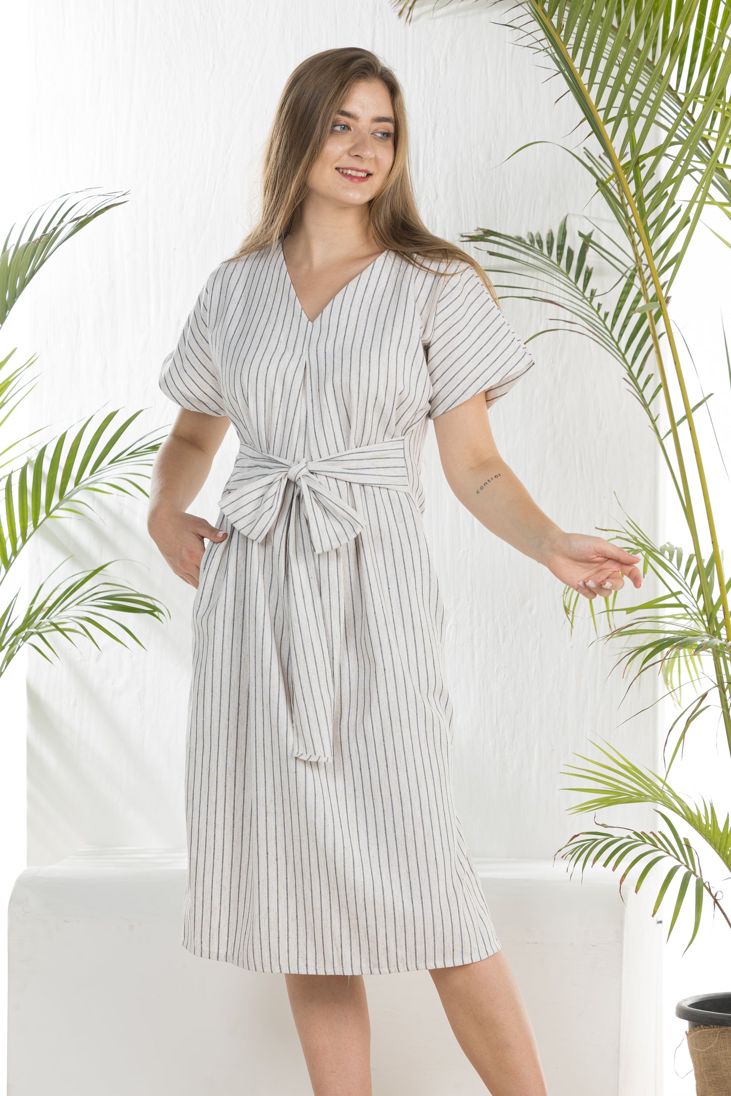 Linen Midi Tied-waist Dress